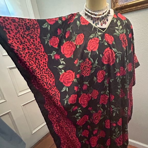 Gold Coast Red Roses and Cheetah Print Kaftan One Size - Picture 4 of 6